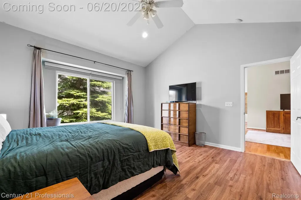 3305 Grove Lane Auburn Hills City MI 48326