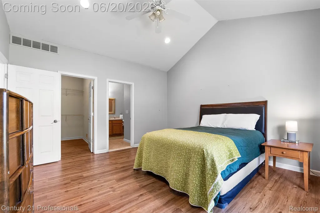3305 Grove Lane Auburn Hills City MI 48326