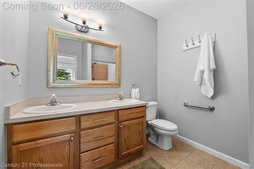 3305 Grove Lane Auburn Hills City MI 48326
