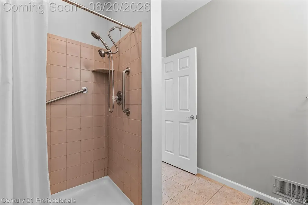 3305 Grove Lane Auburn Hills City MI 48326
