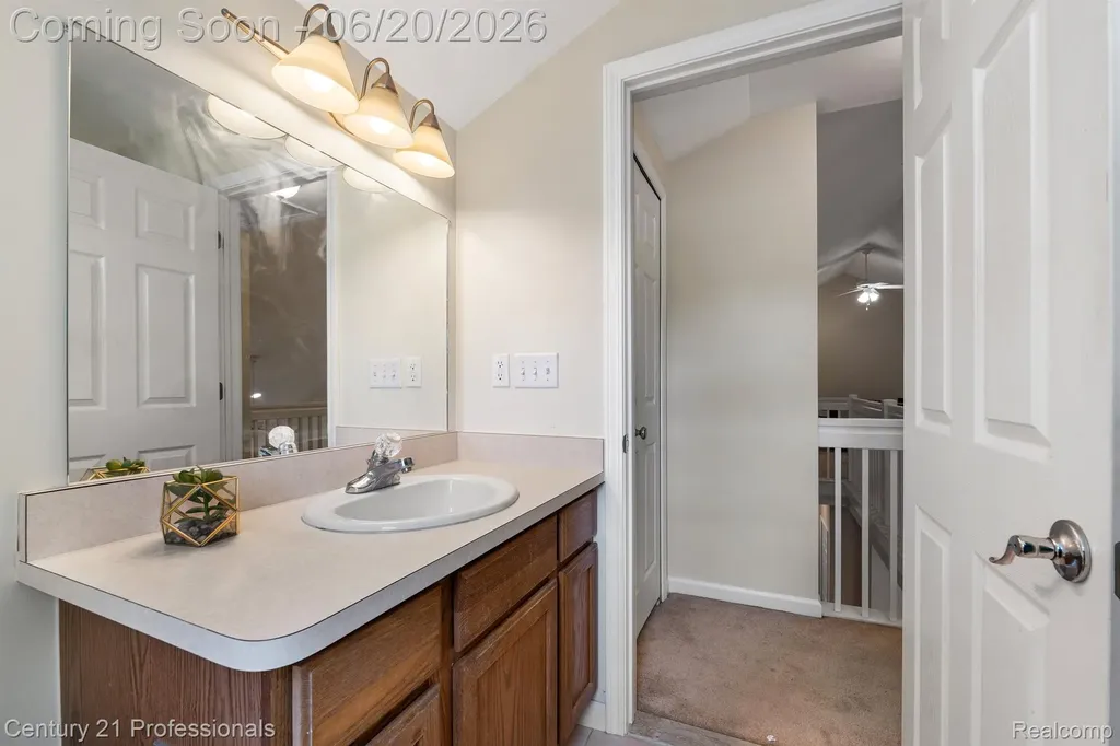 3305 Grove Lane Auburn Hills City MI 48326