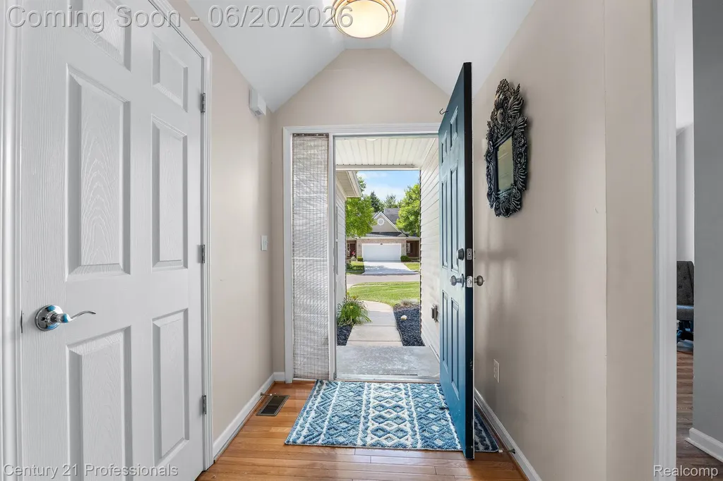 3305 Grove Lane Auburn Hills City MI 48326