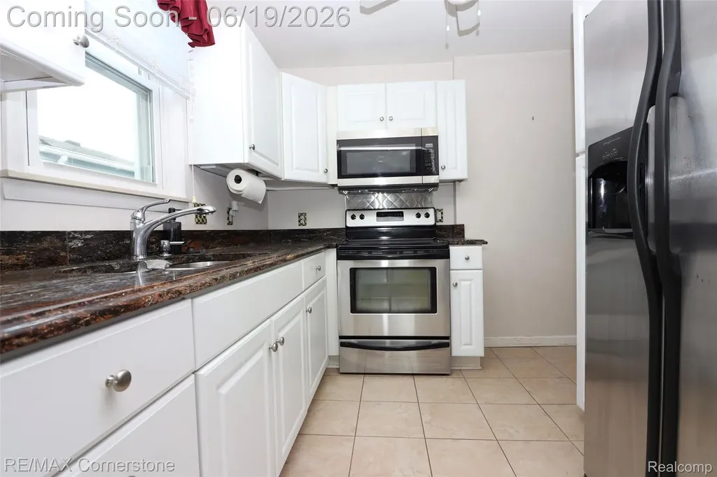4011 Mildred Street Wayne City MI 48184