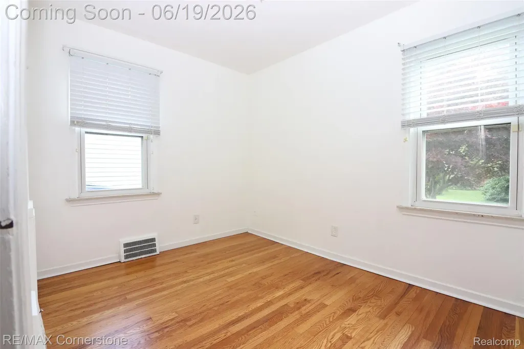 4011 Mildred Street Wayne City MI 48184