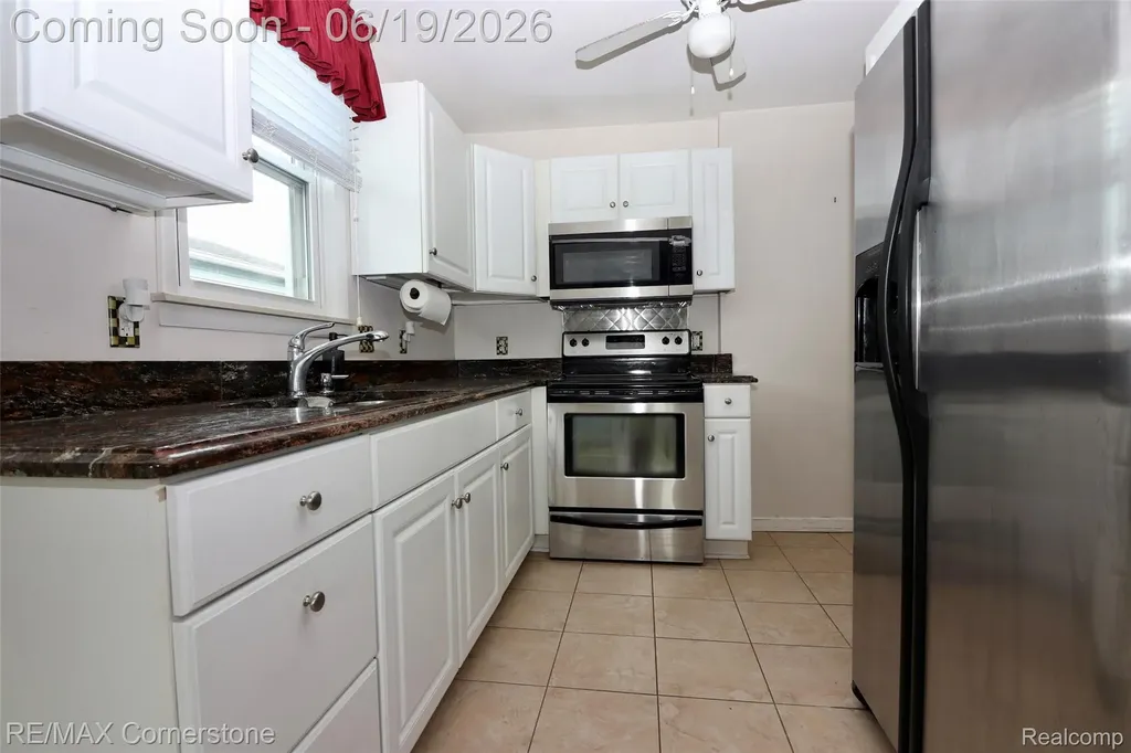 4011 Mildred Street Wayne City MI 48184