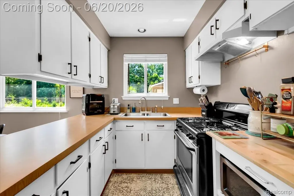 45451 Joseph Street Shelby Charter Township MI 48317
