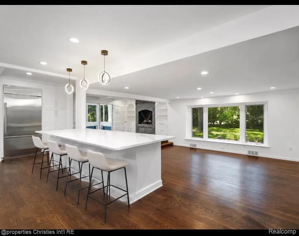 1257 Charrington Road Bloomfield Hills City MI 48301