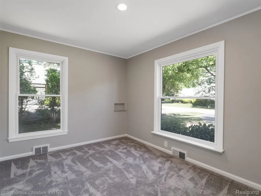 1257 Charrington Road Bloomfield Hills City MI 48301