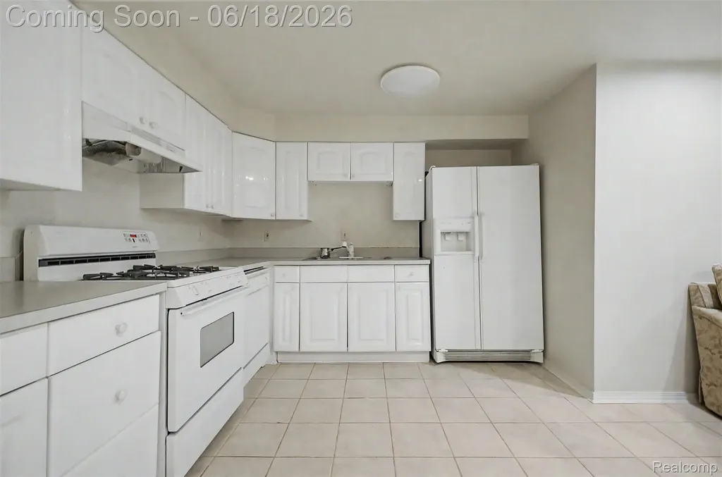 24024 Devonshire Drive Novi City MI 48374