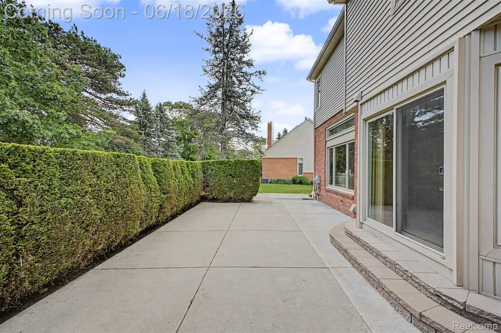 24024 Devonshire Drive Novi City MI 48374