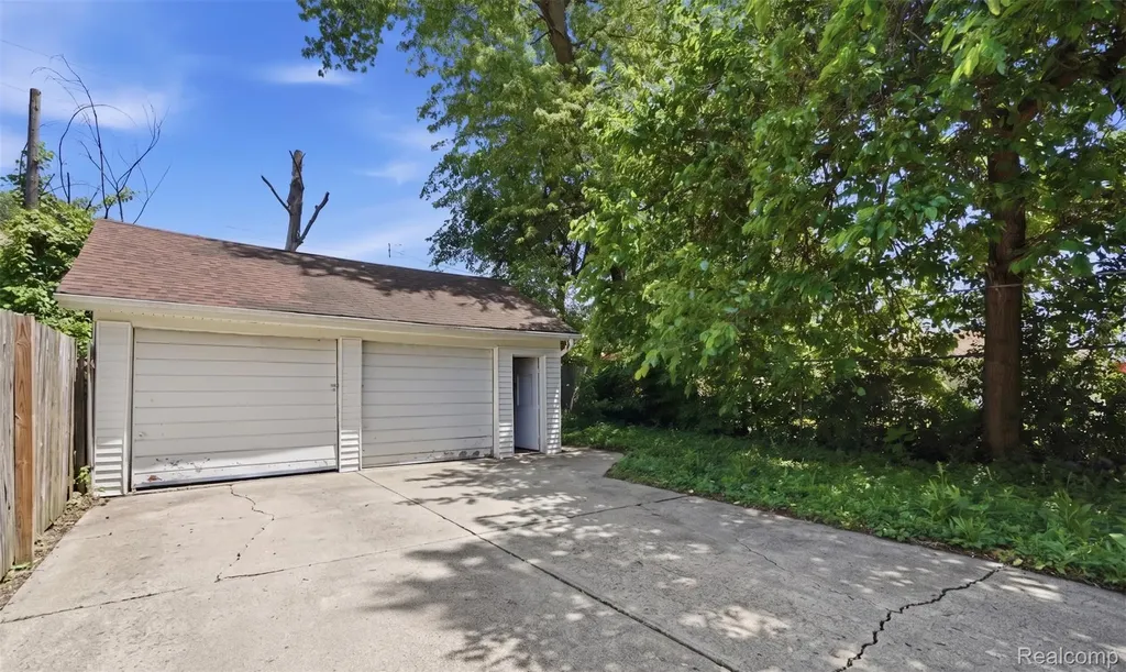 14732 Woodmont Avenue Detroit City MI 48227