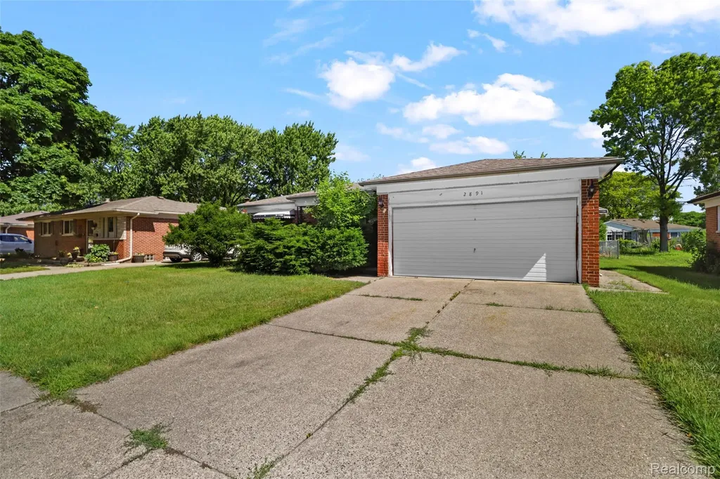 2891 Teasdale Drive Troy City MI 48083
