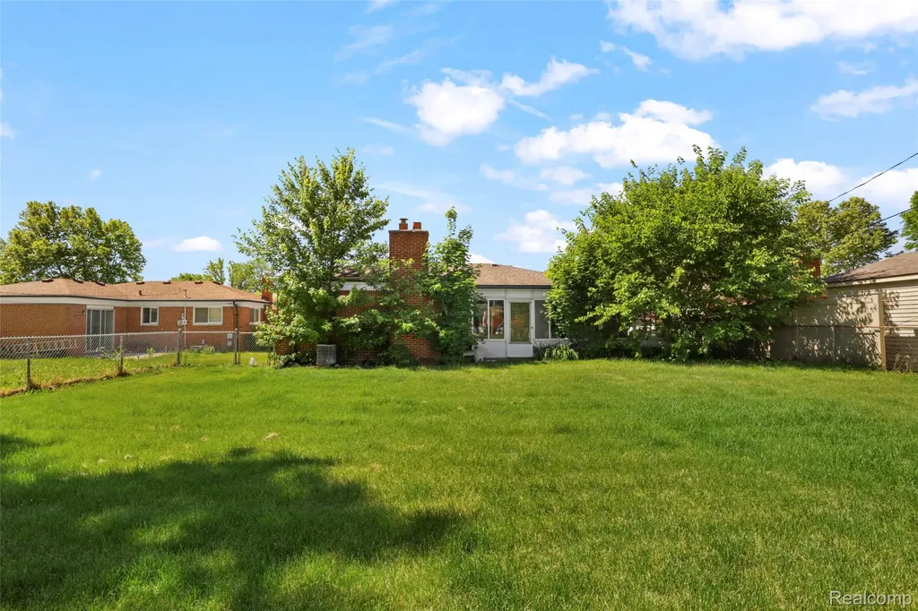 2891 Teasdale Drive Troy City MI 48083