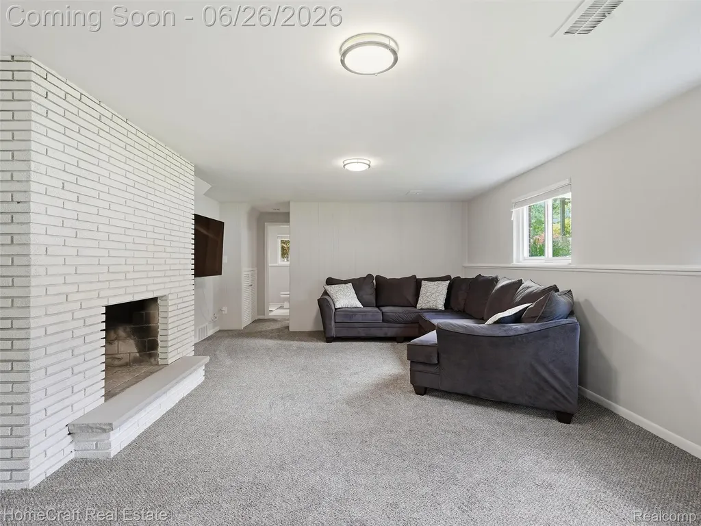 42047 Clemons Drive Plymouth Charter Township MI 48170