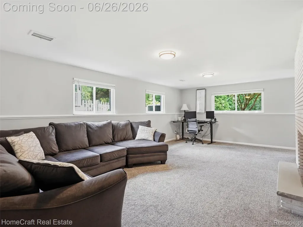 42047 Clemons Drive Plymouth Charter Township MI 48170
