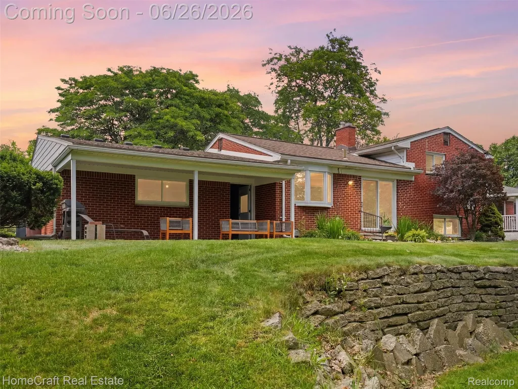 42047 Clemons Drive Plymouth Charter Township MI 48170