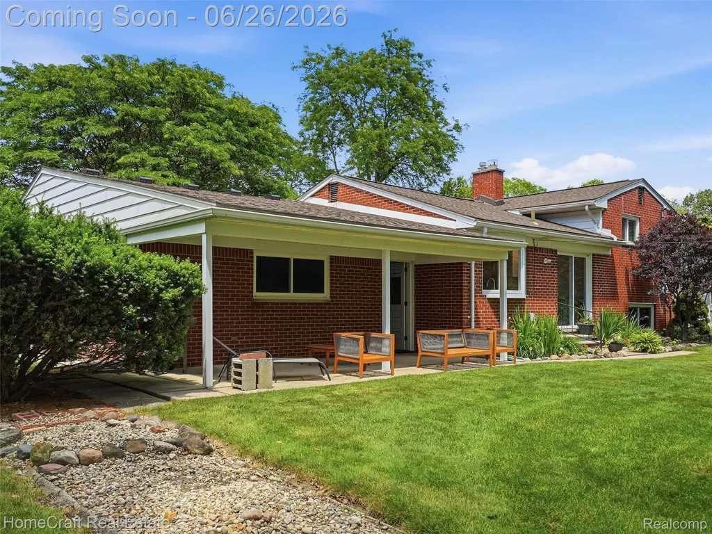 42047 Clemons Drive Plymouth Charter Township MI 48170