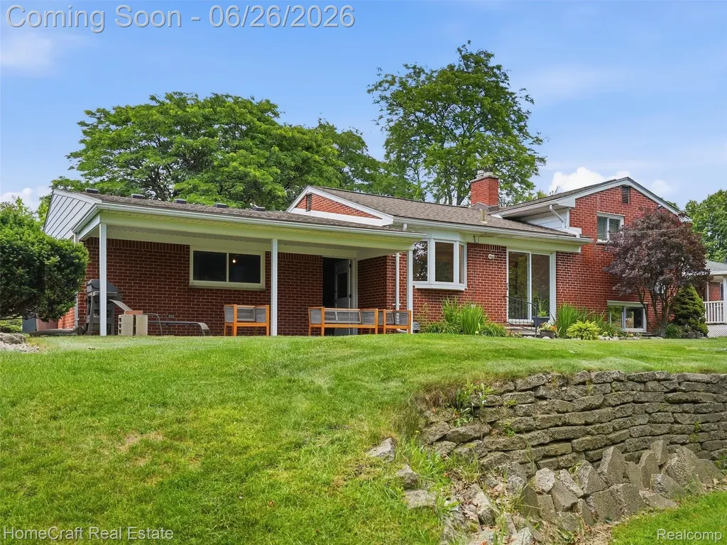 42047 Clemons Drive Plymouth Charter Township MI 48170
