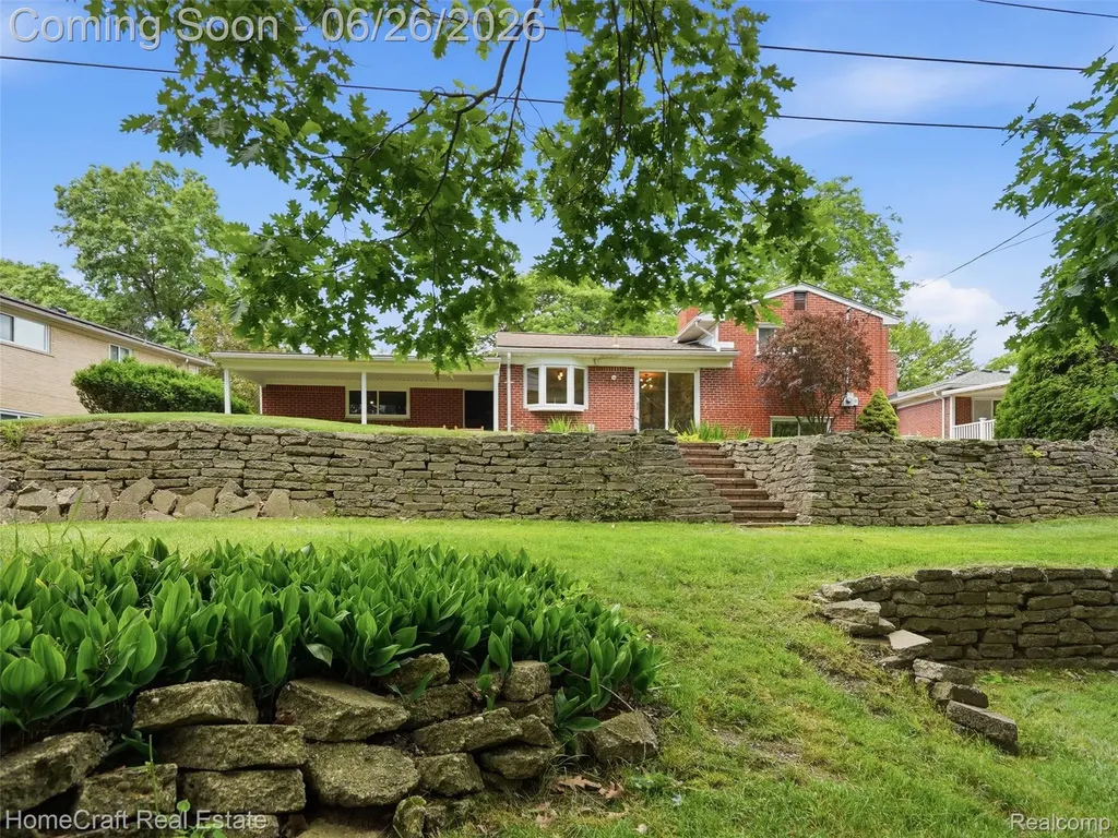 42047 Clemons Drive Plymouth Charter Township MI 48170