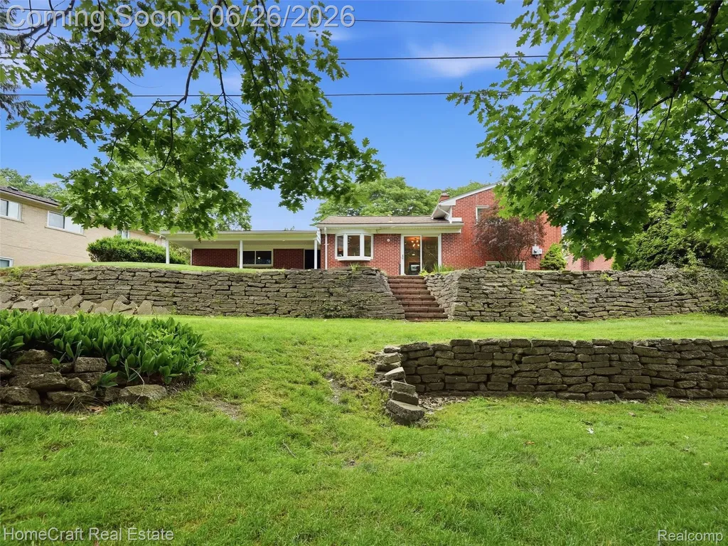 42047 Clemons Drive Plymouth Charter Township MI 48170