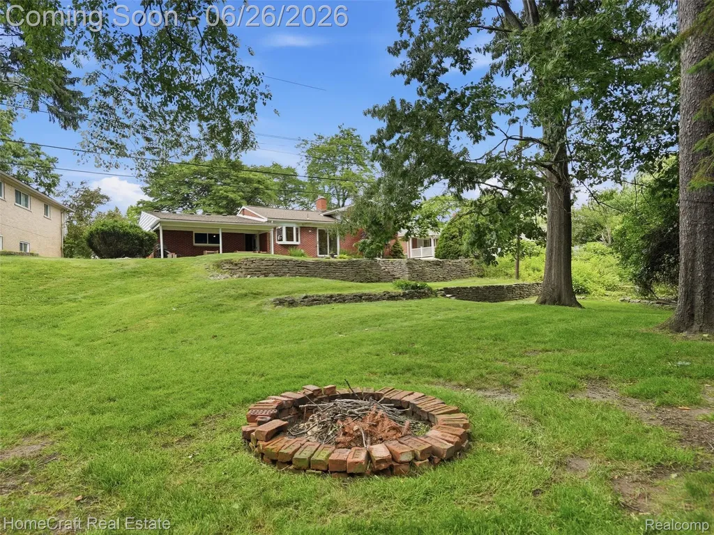 42047 Clemons Drive Plymouth Charter Township MI 48170