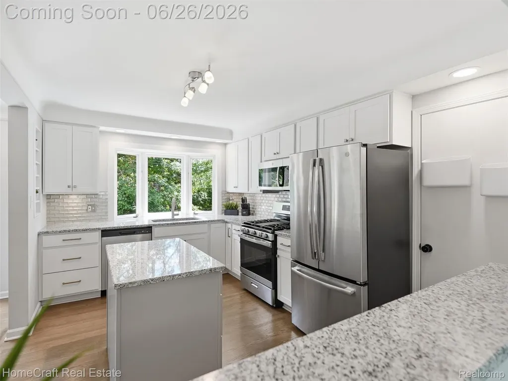 42047 Clemons Drive Plymouth Charter Township MI 48170