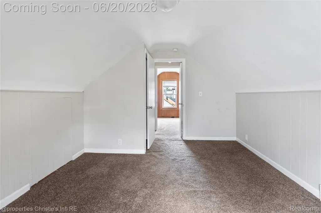 17606 Tennyson Street Roseville City MI 48066