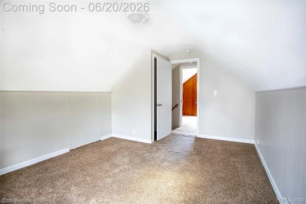 17606 Tennyson Street Roseville City MI 48066