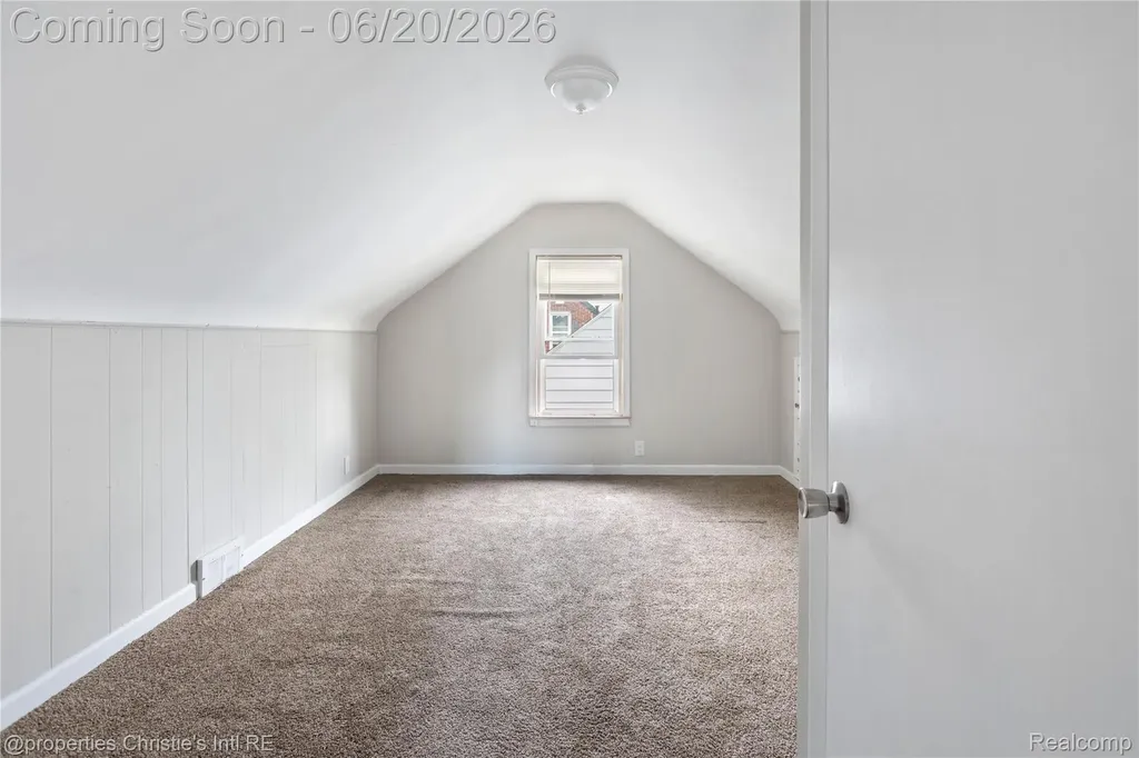 17606 Tennyson Street Roseville City MI 48066