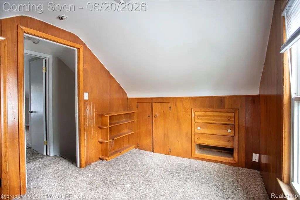 17606 Tennyson Street Roseville City MI 48066