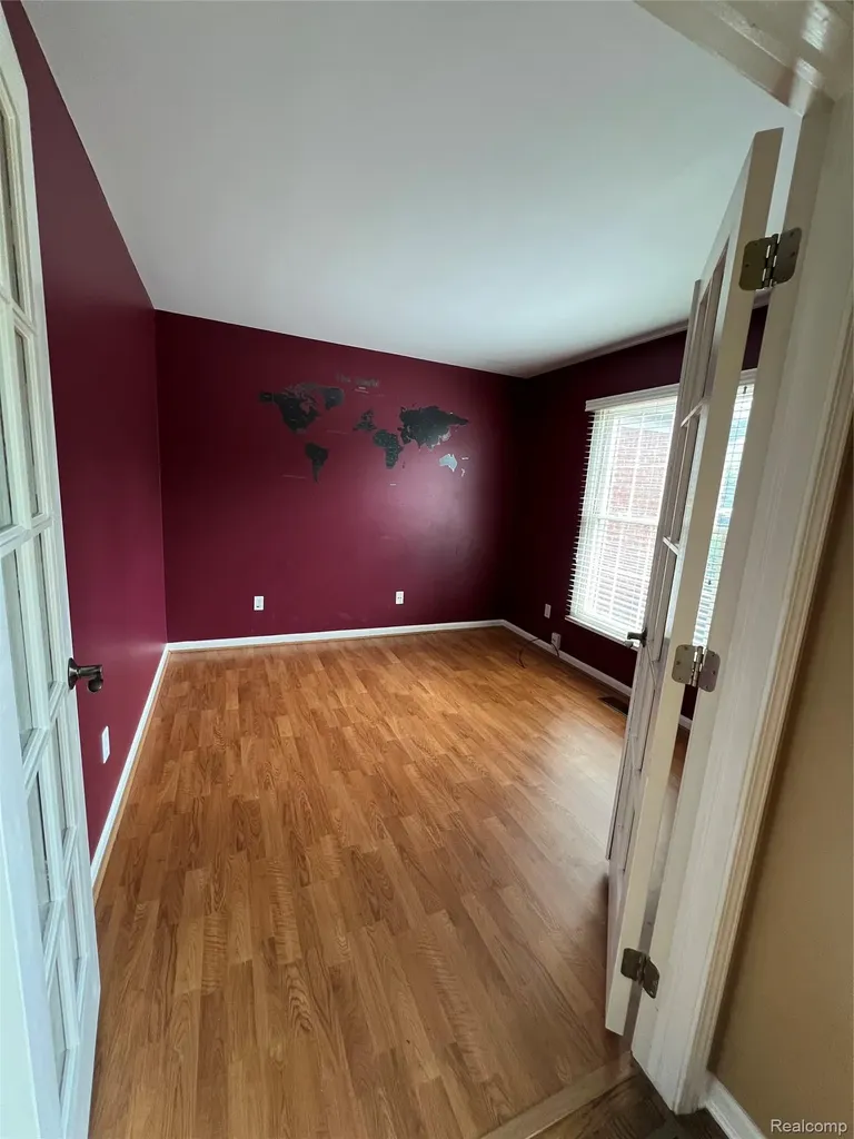 45475 Irvine Drive Novi City MI 48374
