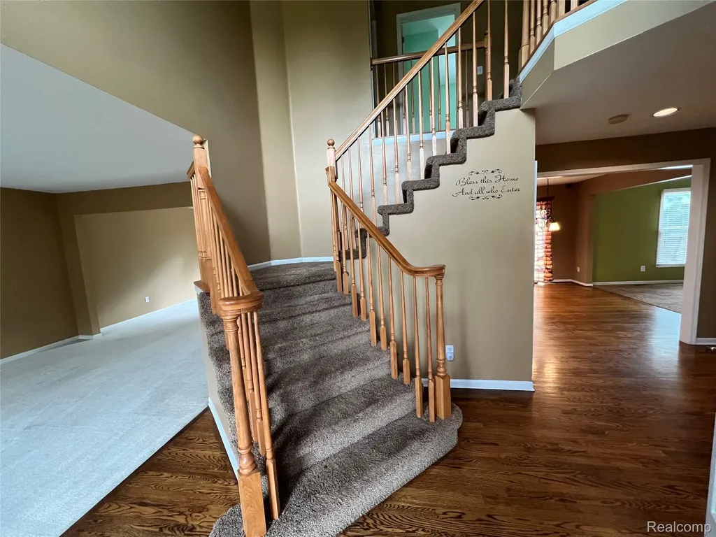 45475 Irvine Drive Novi City MI 48374