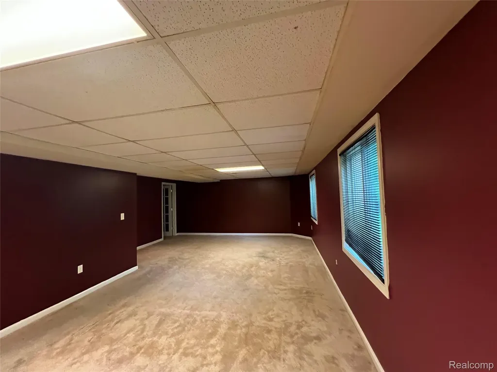 45475 Irvine Drive Novi City MI 48374