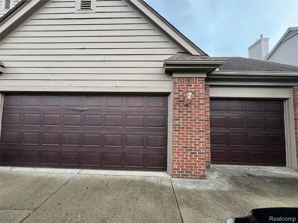 45475 Irvine Drive Novi City MI 48374