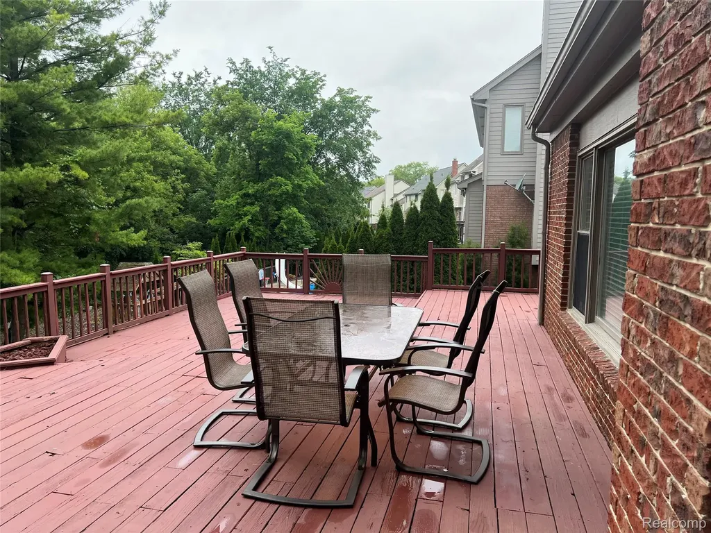 45475 Irvine Drive Novi City MI 48374
