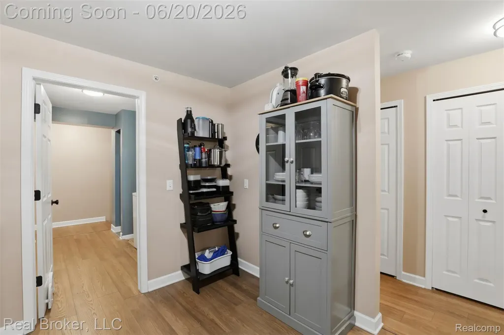 29717 Nottingham Circle Livonia City MI 48152