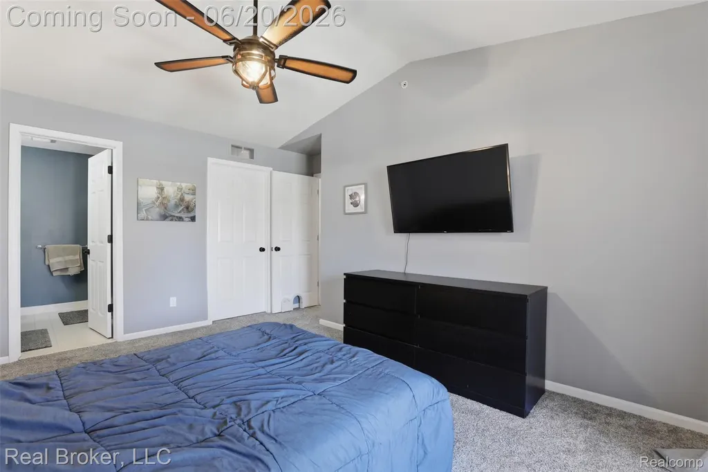 29717 Nottingham Circle Livonia City MI 48152