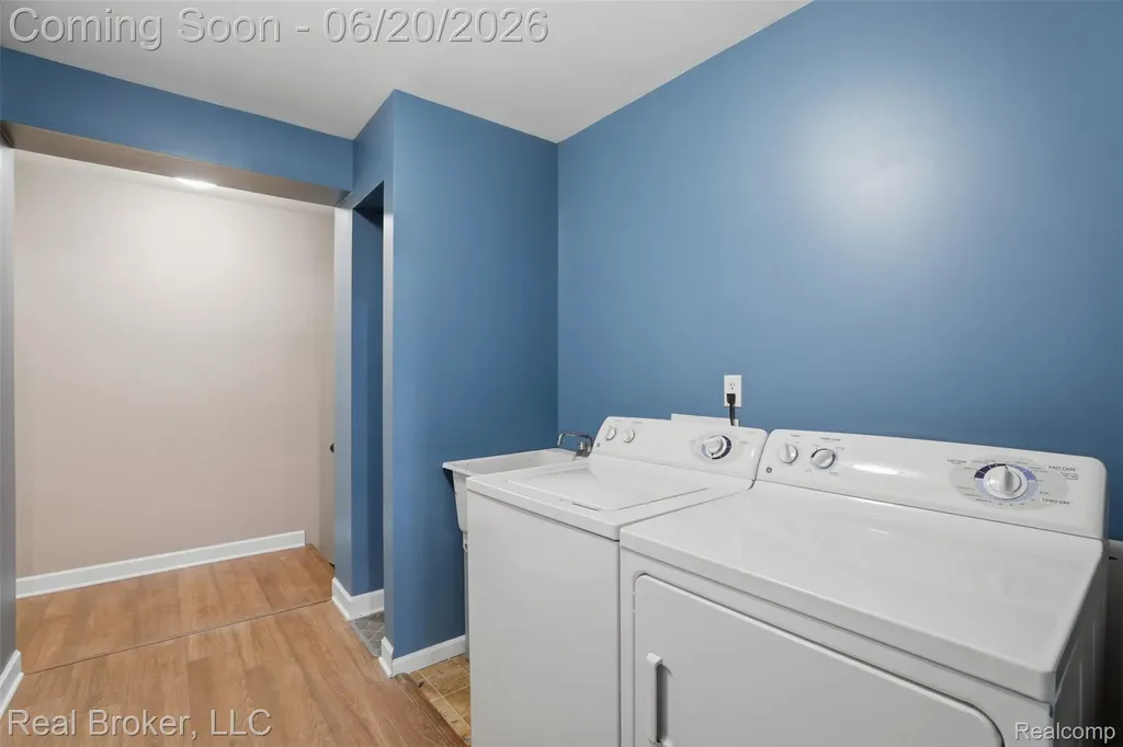 29717 Nottingham Circle Livonia City MI 48152