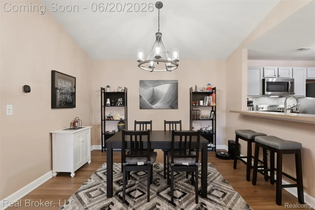 29717 Nottingham Circle Livonia City MI 48152