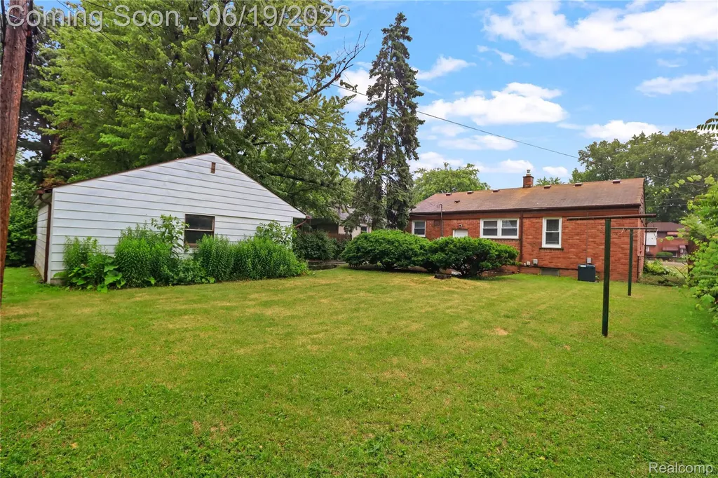 24241 Coolidge Highway Oak Park City MI 48237