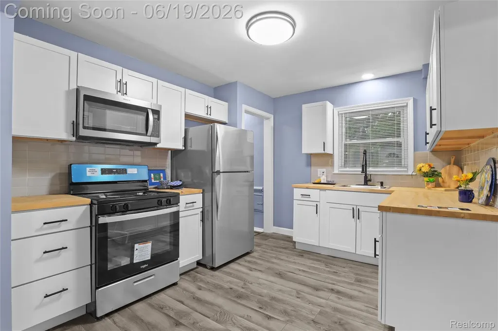 24241 Coolidge Highway Oak Park City MI 48237