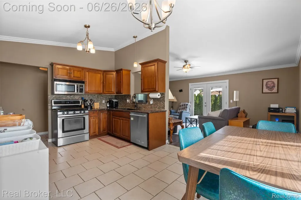 16380 Sudbury Court Macomb Township MI 48044