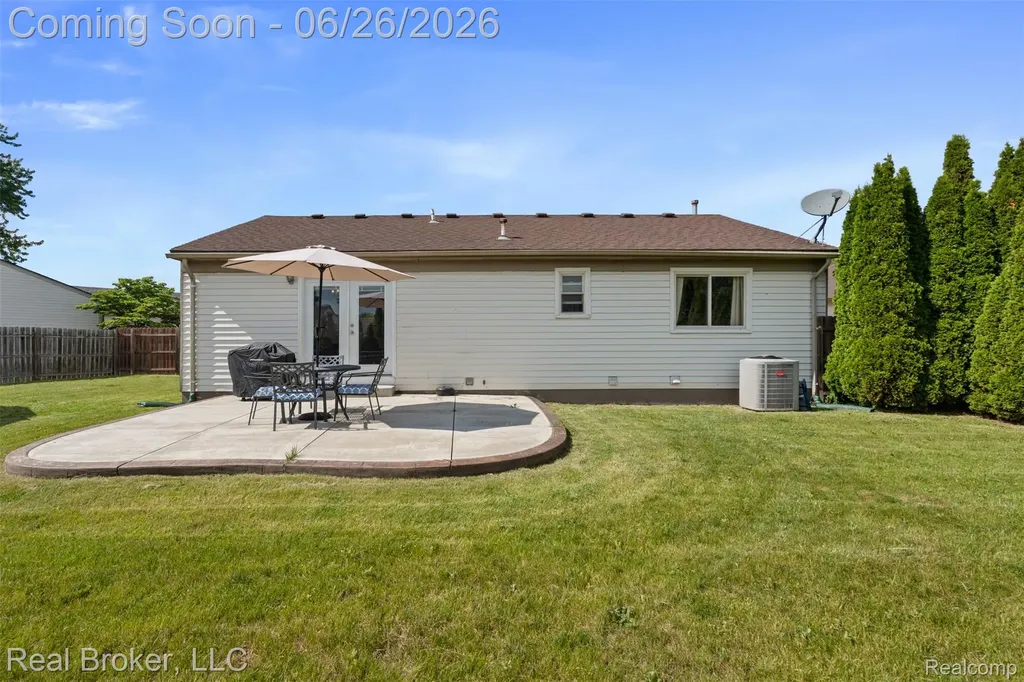 16380 Sudbury Court Macomb Township MI 48044