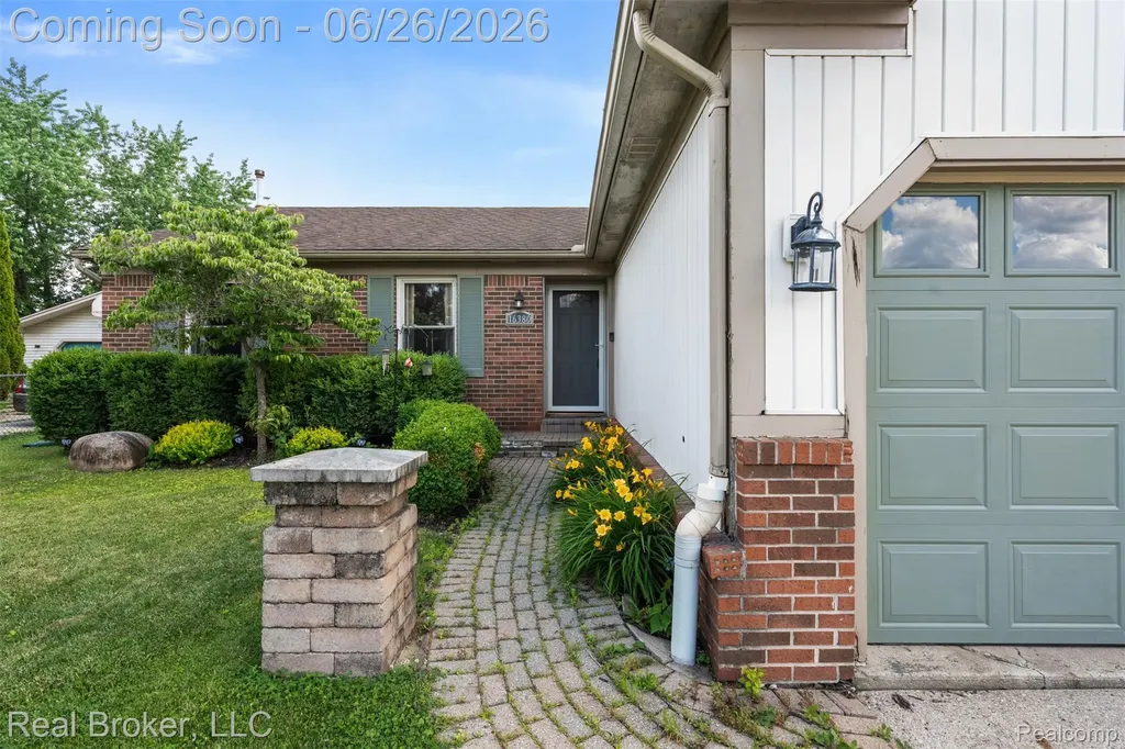 16380 Sudbury Court Macomb Township MI 48044