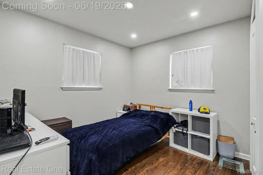 2445 Ethel Drive Wolverine Lake Village MI 48390