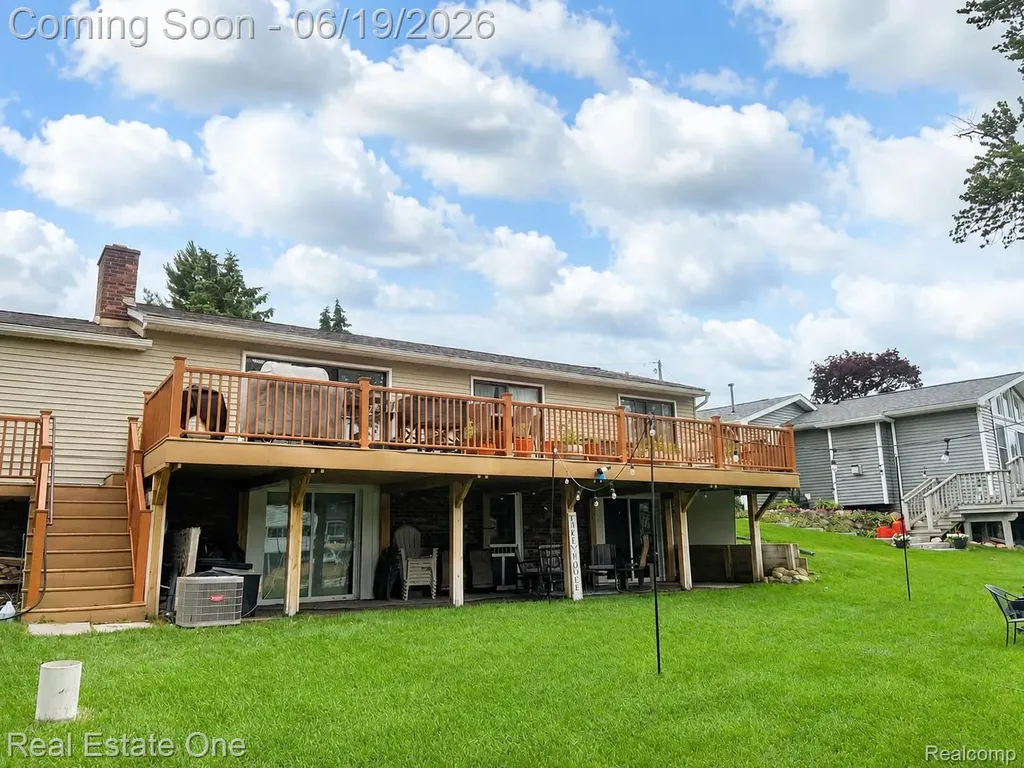 2445 Ethel Drive Wolverine Lake Village MI 48390
