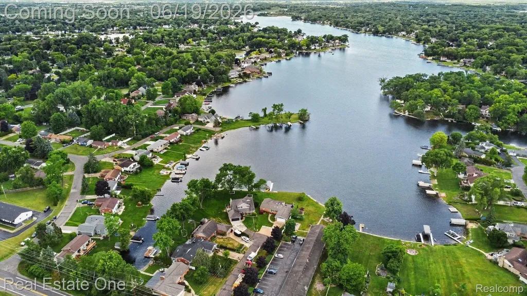 2445 Ethel Drive Wolverine Lake Village MI 48390