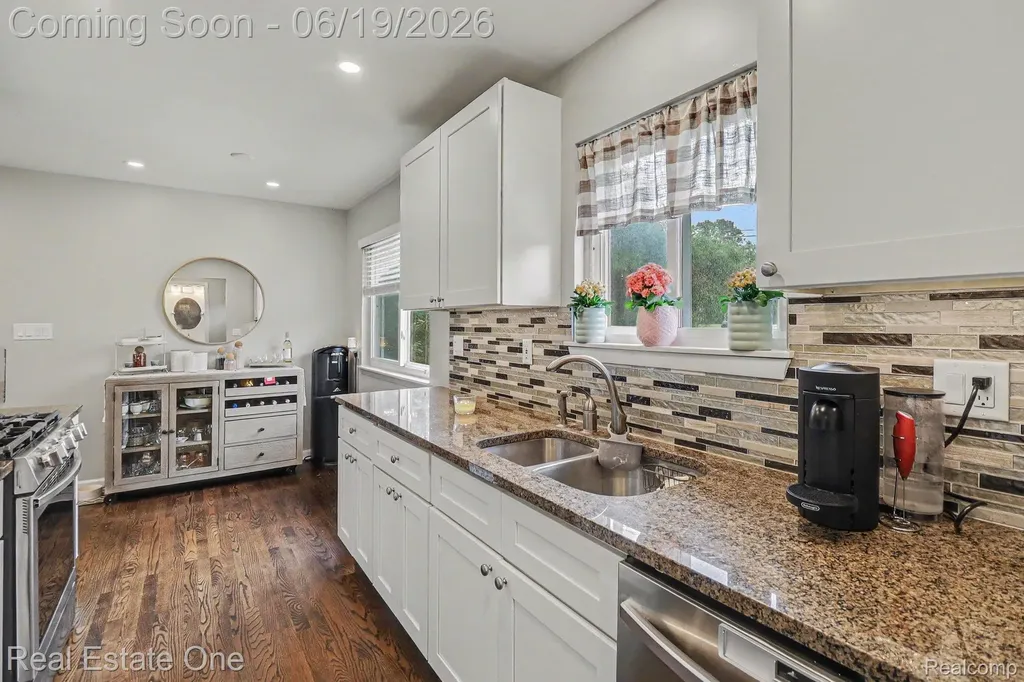 2445 Ethel Drive Wolverine Lake Village MI 48390
