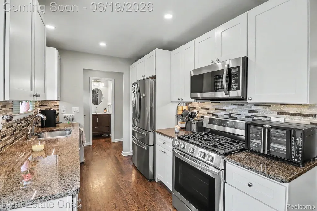 2445 Ethel Drive Wolverine Lake Village MI 48390