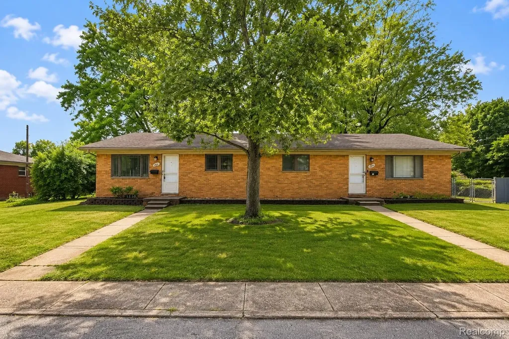 1641-1643 Fairview Avenue Royal Oak City MI 48073